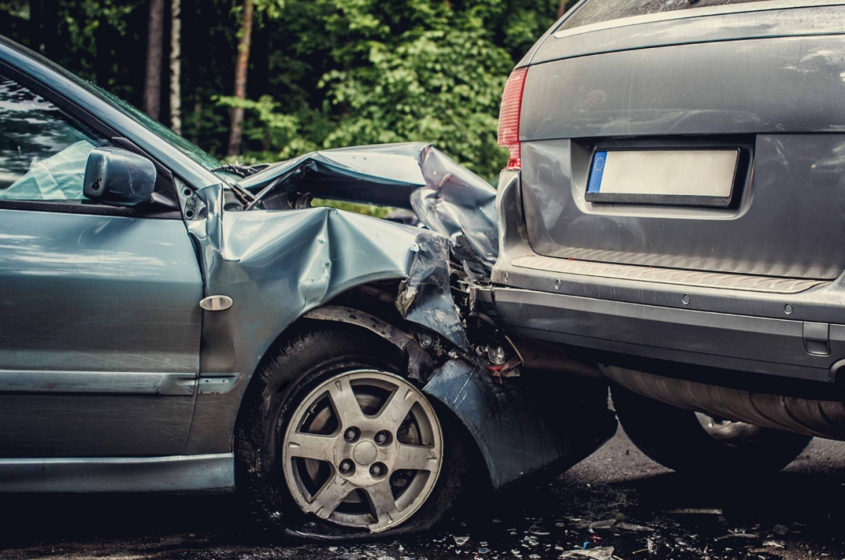 Tragiczny początek tygodnia na drogach Świętokrzyskiego – śmiertelny wypadek w Końskich