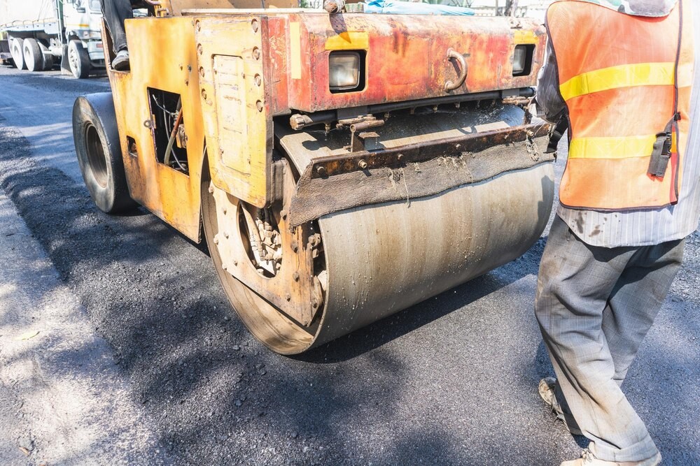 Nowe inwestycje drogowe w Powiecie Koneckim zakończone sukcesem